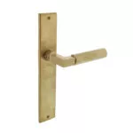 Intersteel Deurkruk Bau stil met schild 236x44x6mm messing getrommeld Blind