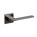 Olivari | Deurkruk Trend op rozet | Antraciet titaan PVD