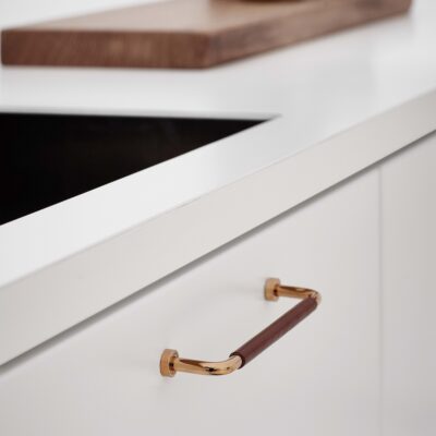 104 29 Donkerbruin gepolijst messing lak