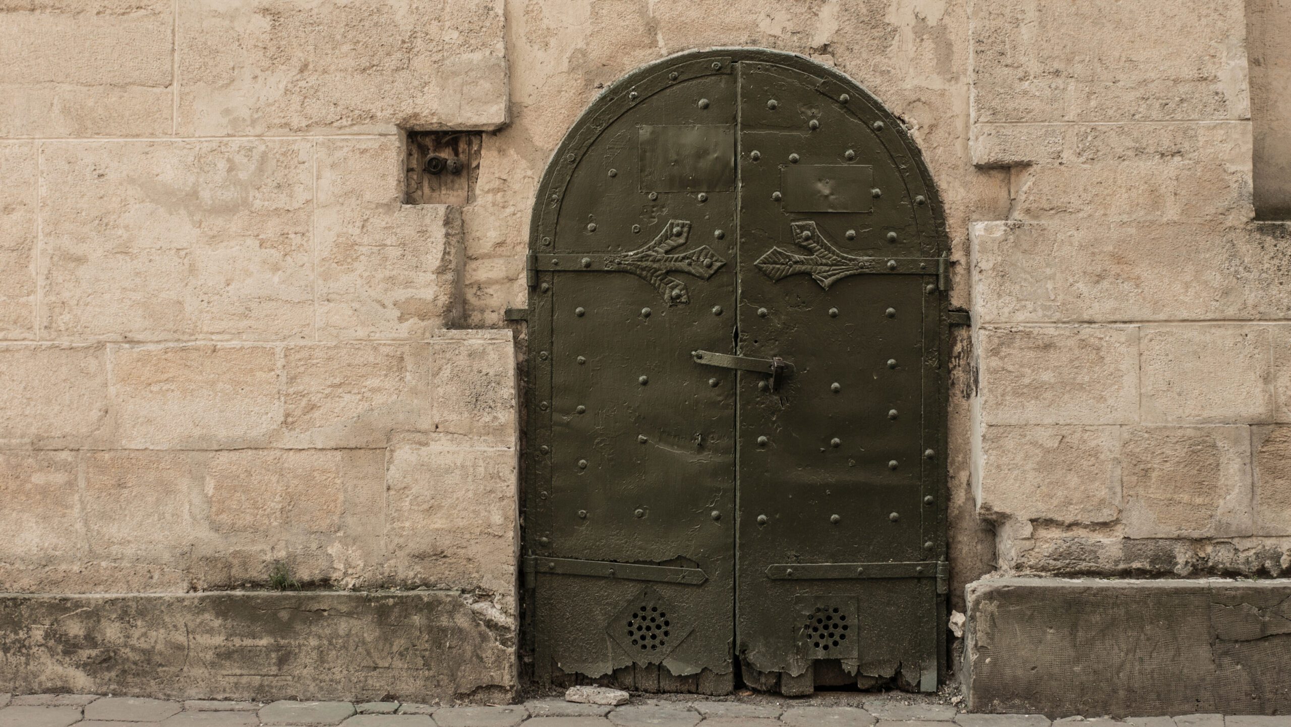 Deurbeslag voor zware deuren