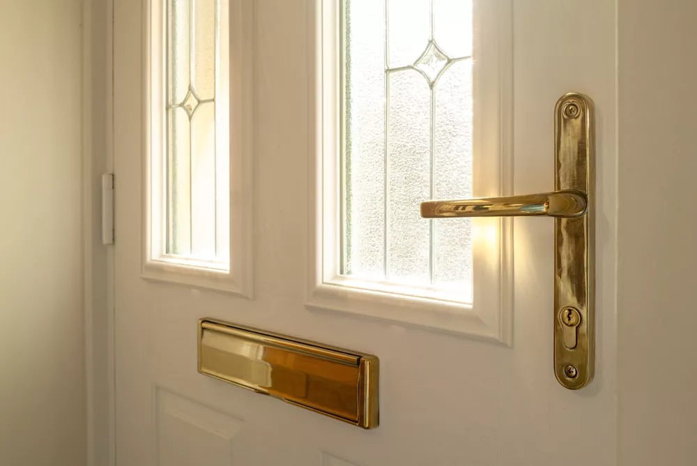 Brievenbusklep installeren