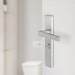 Differnz | Tilburg deurkruk | vierkant schild | WC 63 mm | mat chroom