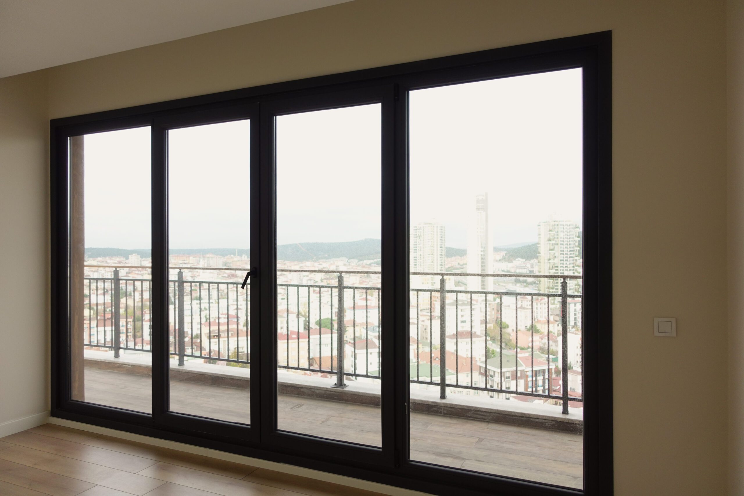 Deurbeslag voor balkondeuren