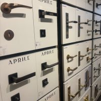 Aprile deurbeslag showroom